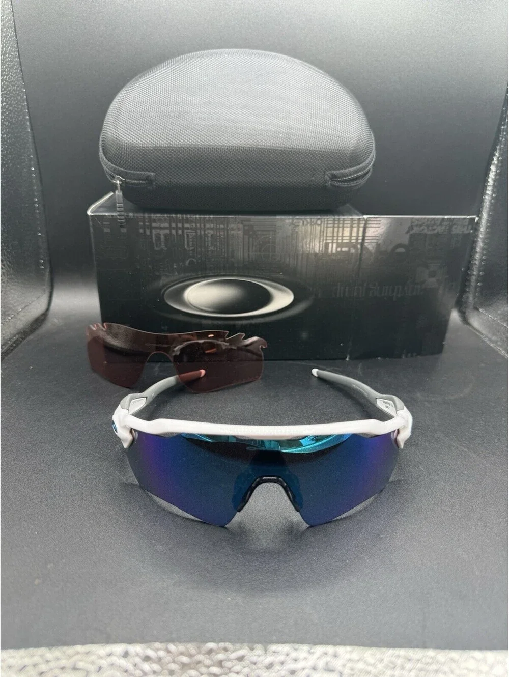 Oakley Radar EV PathPolished White/Prizm Sapphire Iridium OO9208-7338